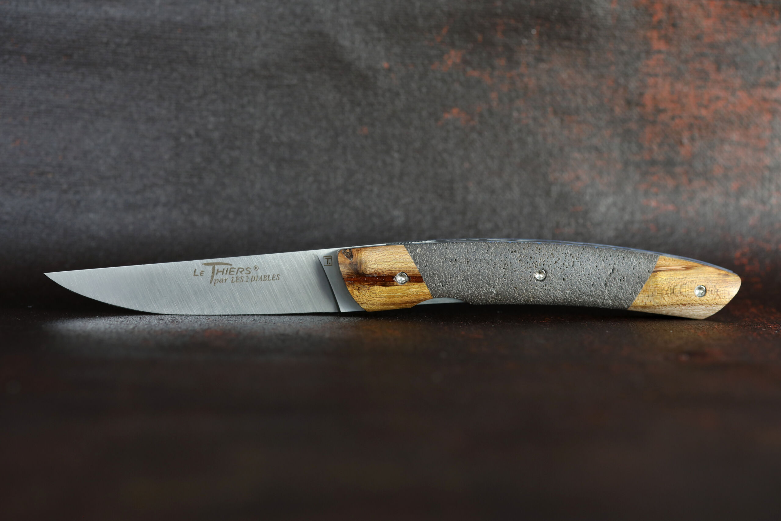 Couteau THIERS ouvert – lame 14C28N, manche lave