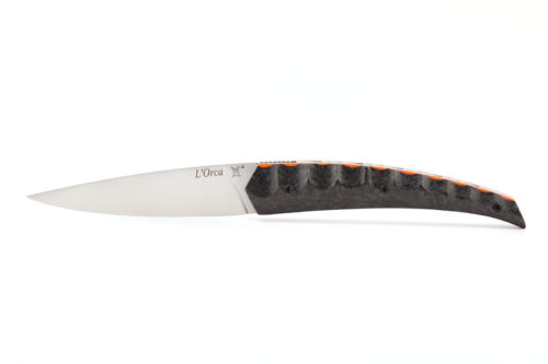 L'Orca Squelette ouvert en carbone forgé et G10 orange – vue de face